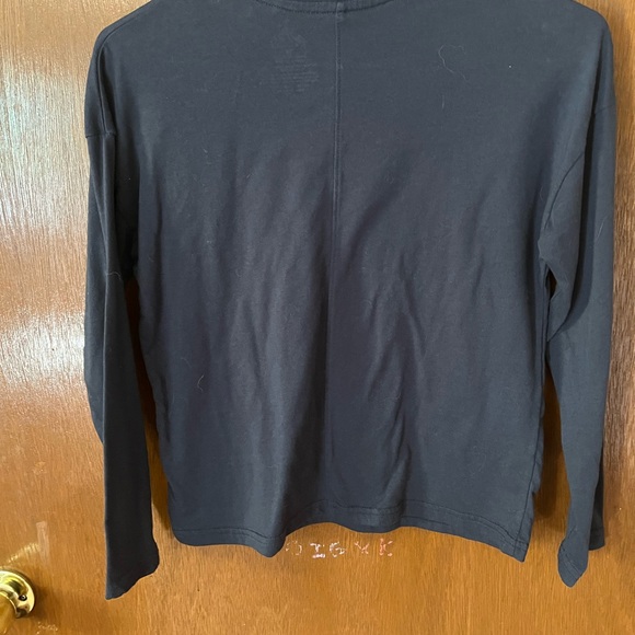 Boys dark blue ( ? ) long sleeve t-shirt. Size 8 - Picture 2 of 4